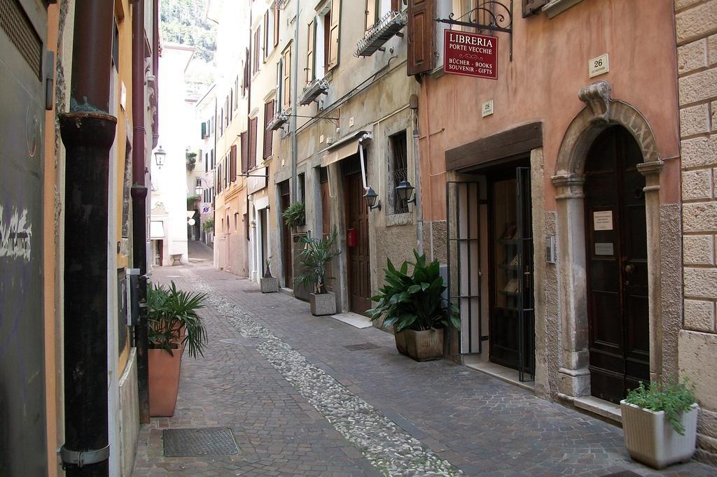Ferienwohnung Residenza Porte Vecchie Riva del Garda Exterior foto